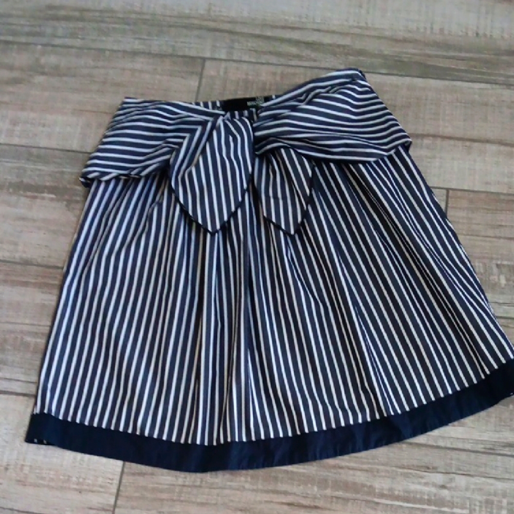 LOVE MOSCHINO..SKIRT..SIZE 10